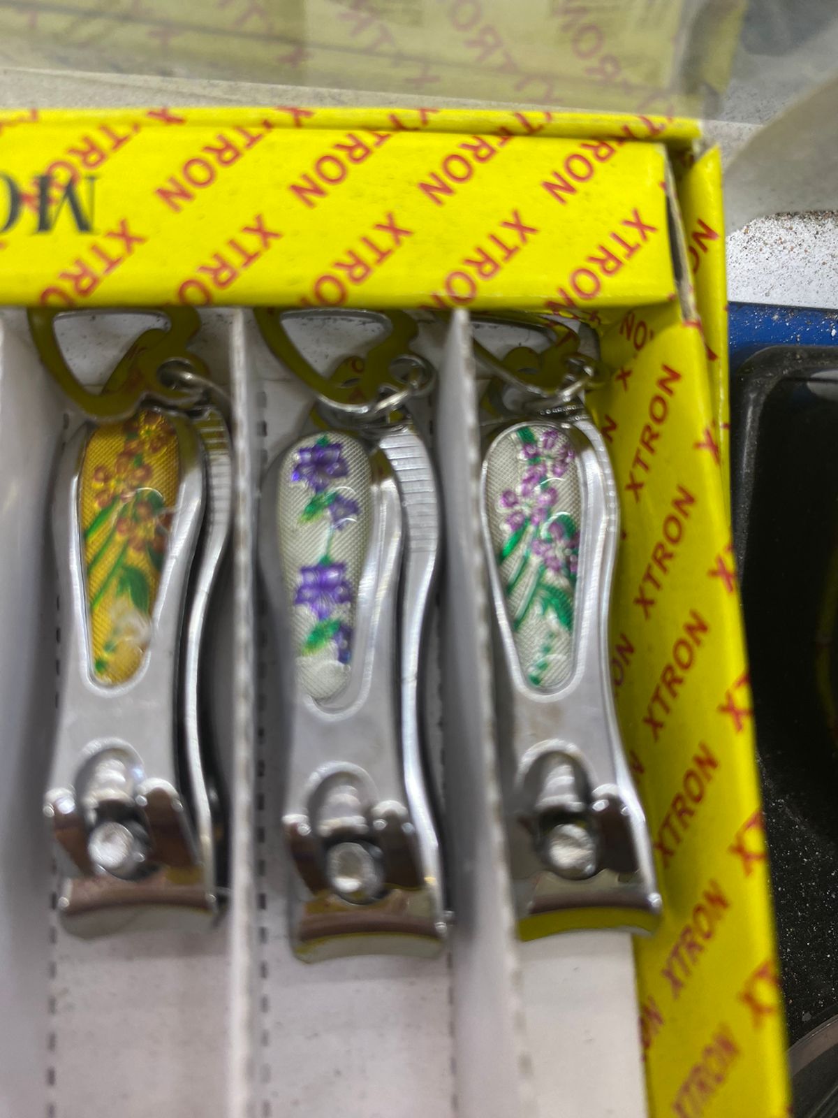 CORTAUÑAS DE BEBE